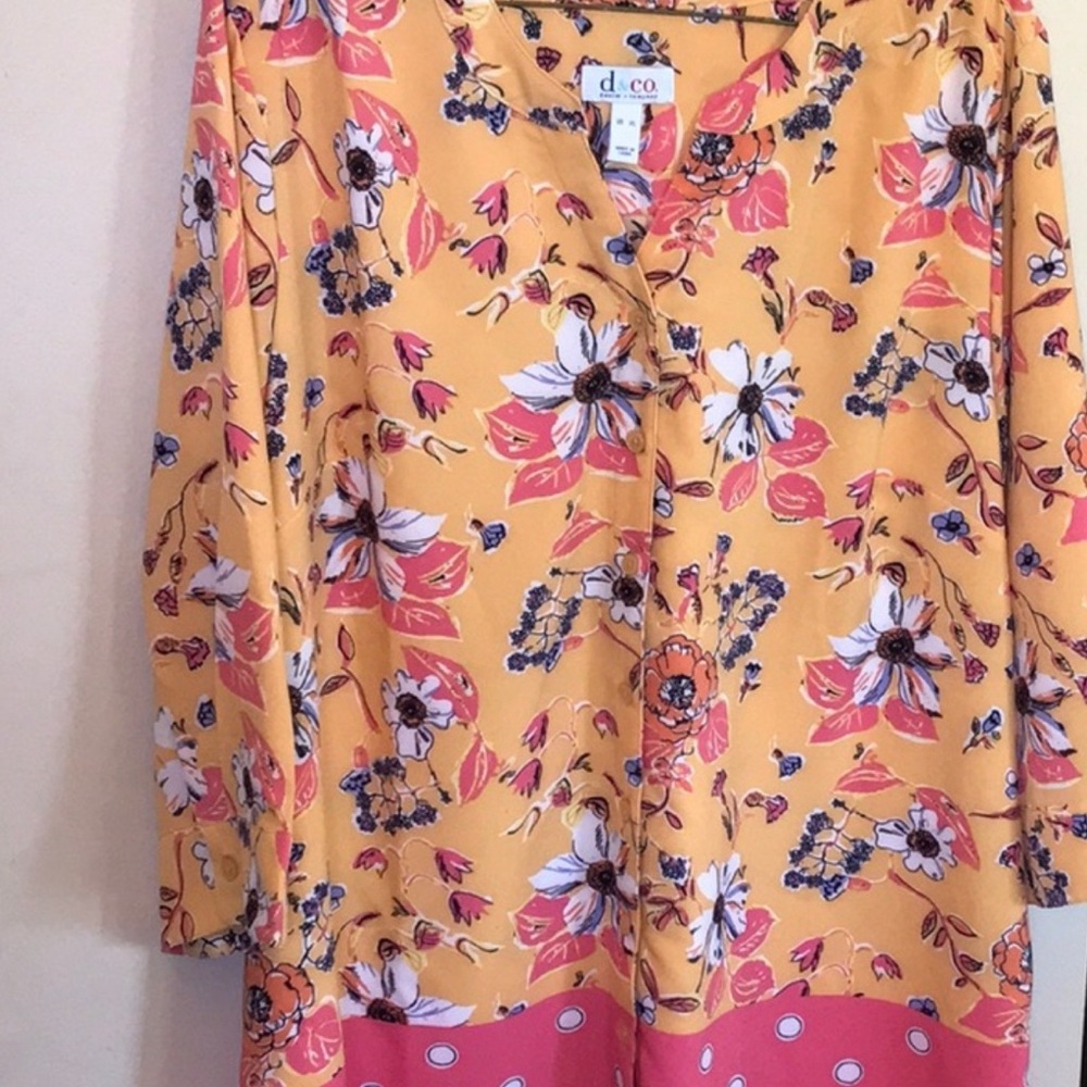 D & Co. Denim + Company XL button down floral top. New without tags